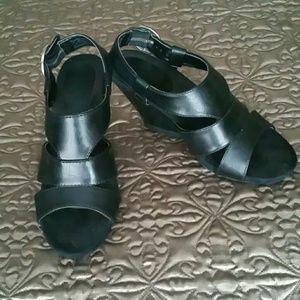 Black Sbicca wedges